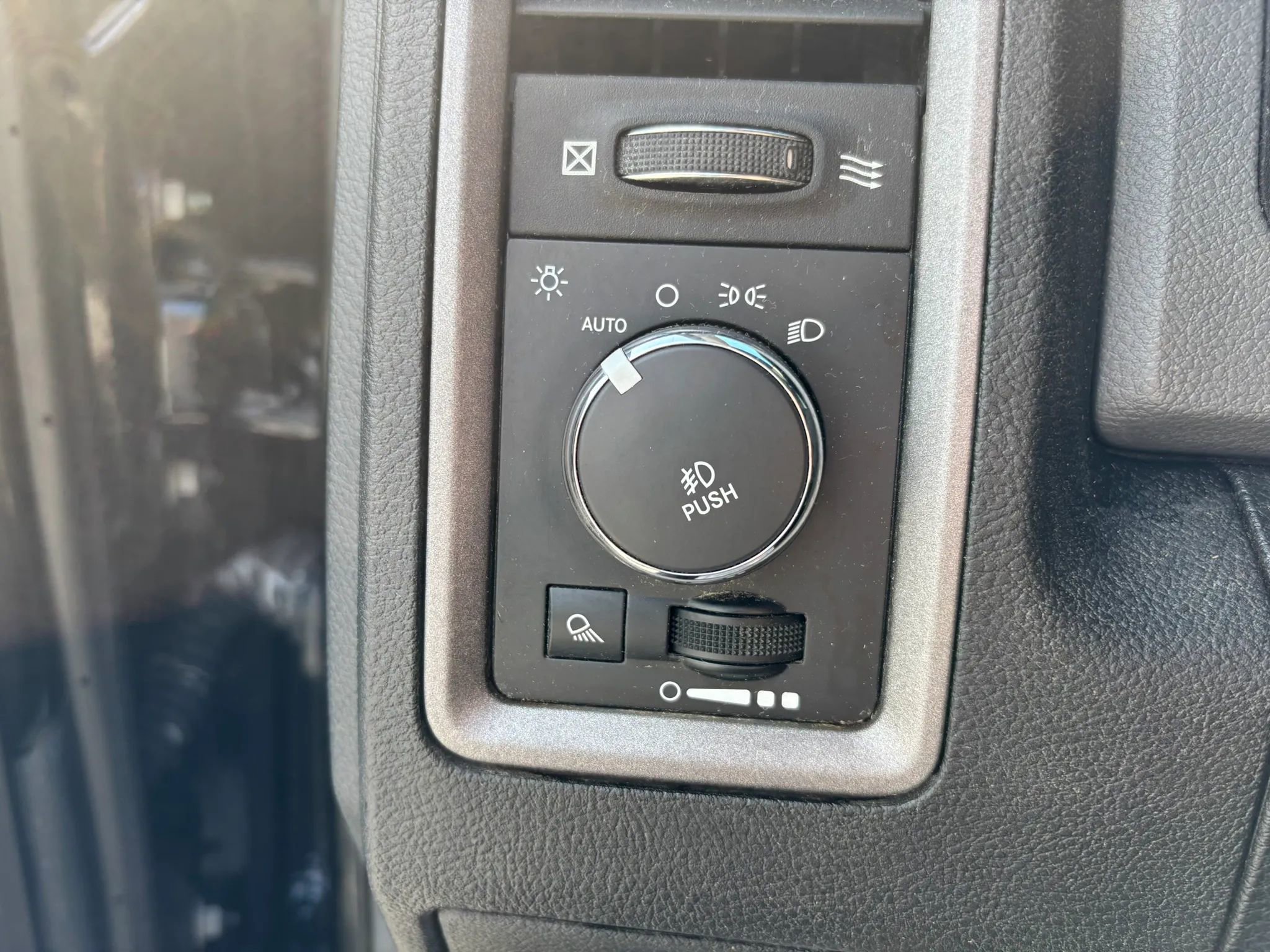 Used 2014 RAM 1500 Express w/ Black Ram 1500 Express Group image 20