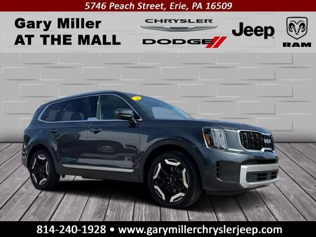 Used 2024 Kia Telluride EX w/ EX Captain's Chair Package