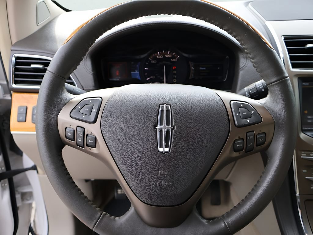 Used 2011 Lincoln MKX 2WD w/ 102A Rapid Spec Order Code image 30
