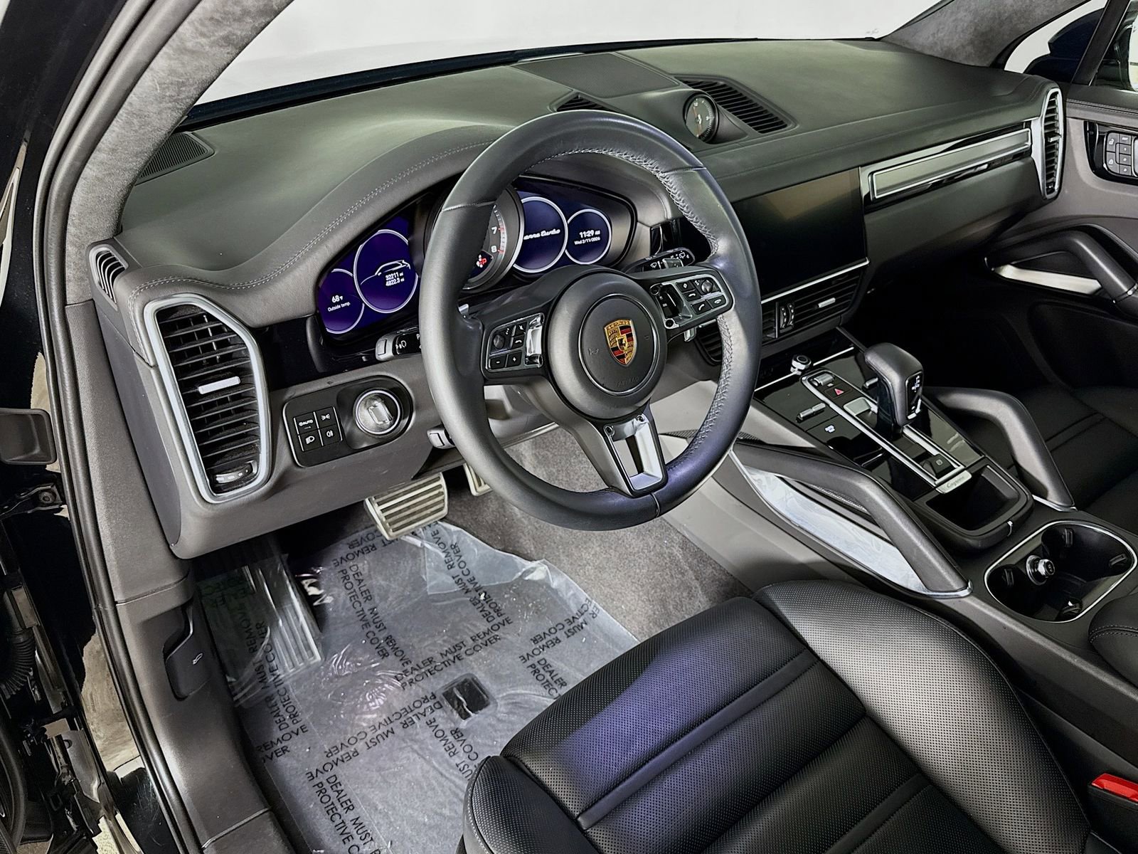 Used 2023 Porsche Cayenne Turbo image 9