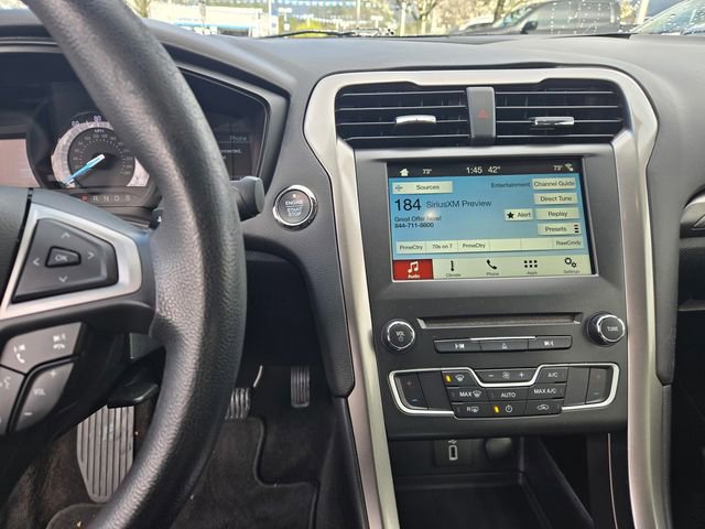 Used 2018 Ford Fusion SE w/ Fusion SE Technology Package image 13