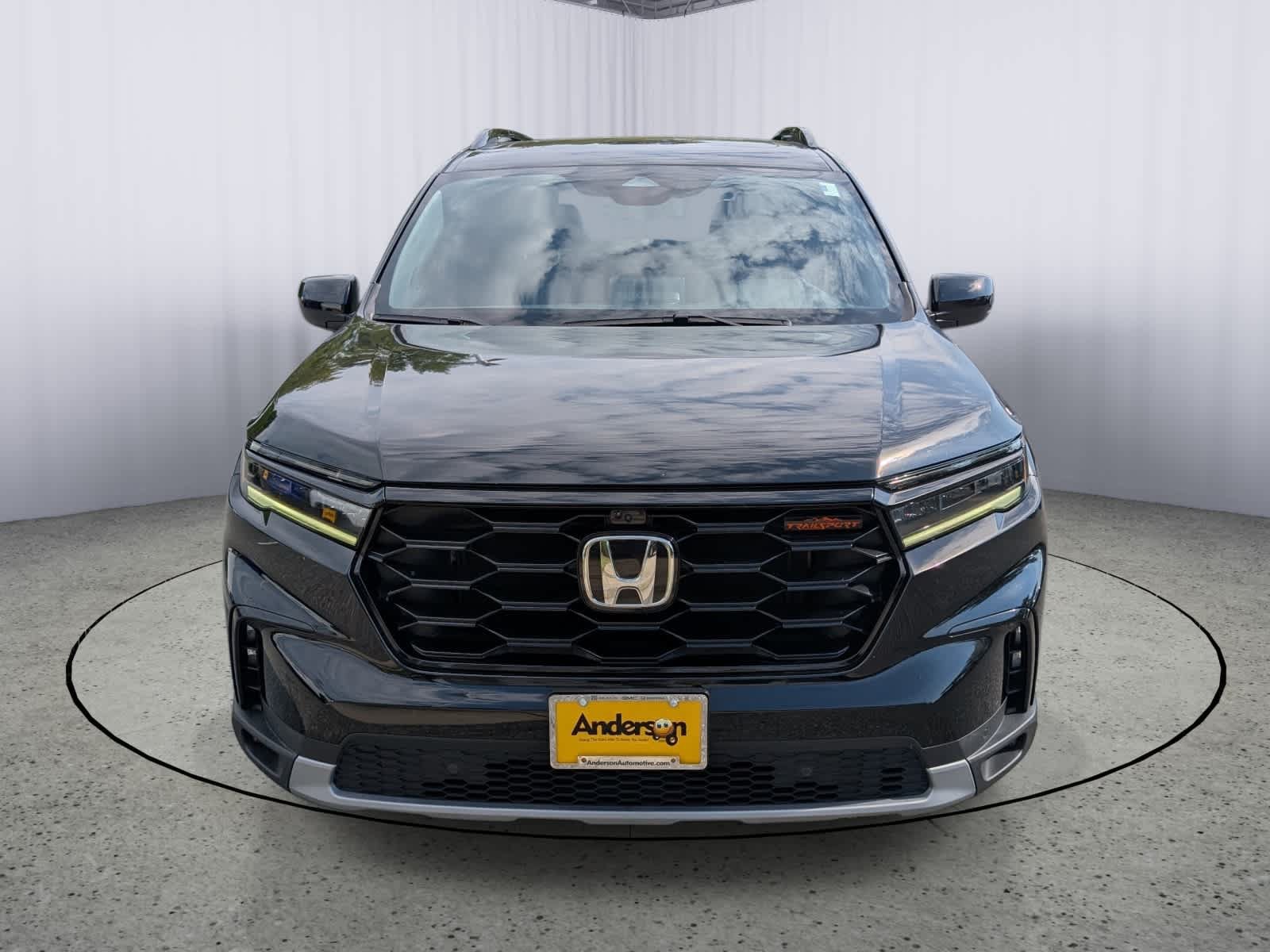 Certified 2025 Honda Pilot TrailSport image 8