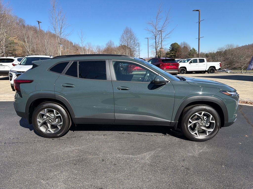 New 2025 Chevrolet Trax LT w/ Driver Confidence Package image 2