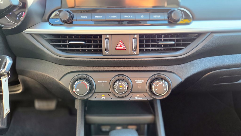 Used 2023 Kia Forte LXS w/ LXS Technology Package FWD image 19