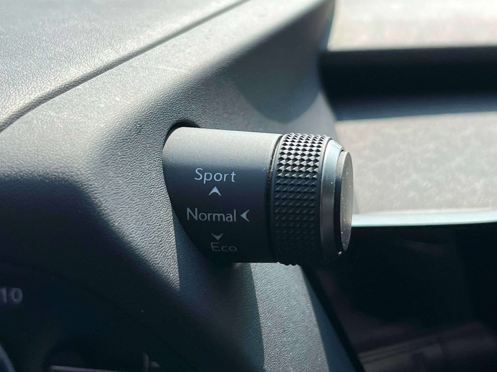 Used 2024 Lexus UX 250h F Sport AWD/4WD image 28