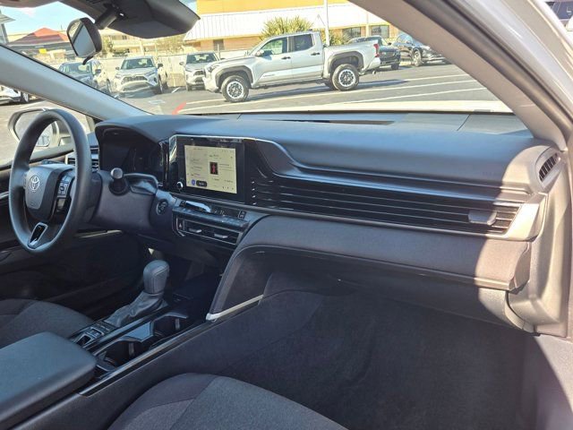 Used 2025 Toyota Camry LE image 30