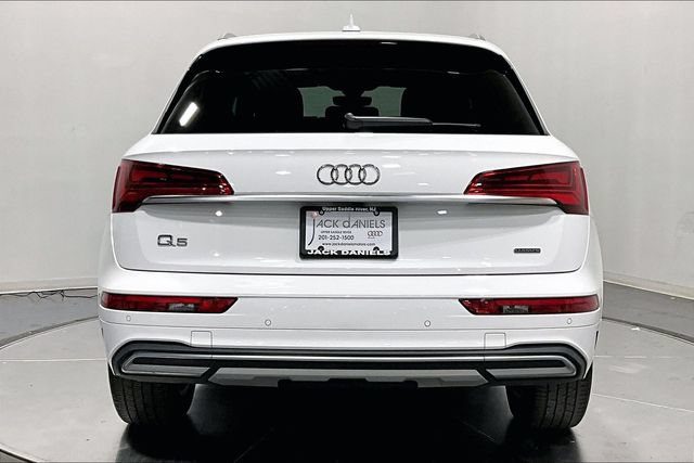 Used 2023 Audi Q5 2.0T Premium w/ Convenience Package AWD/4WD image 3