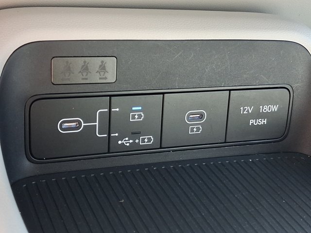Used 2025 Hyundai Kona SEL AWD/4WD image 25