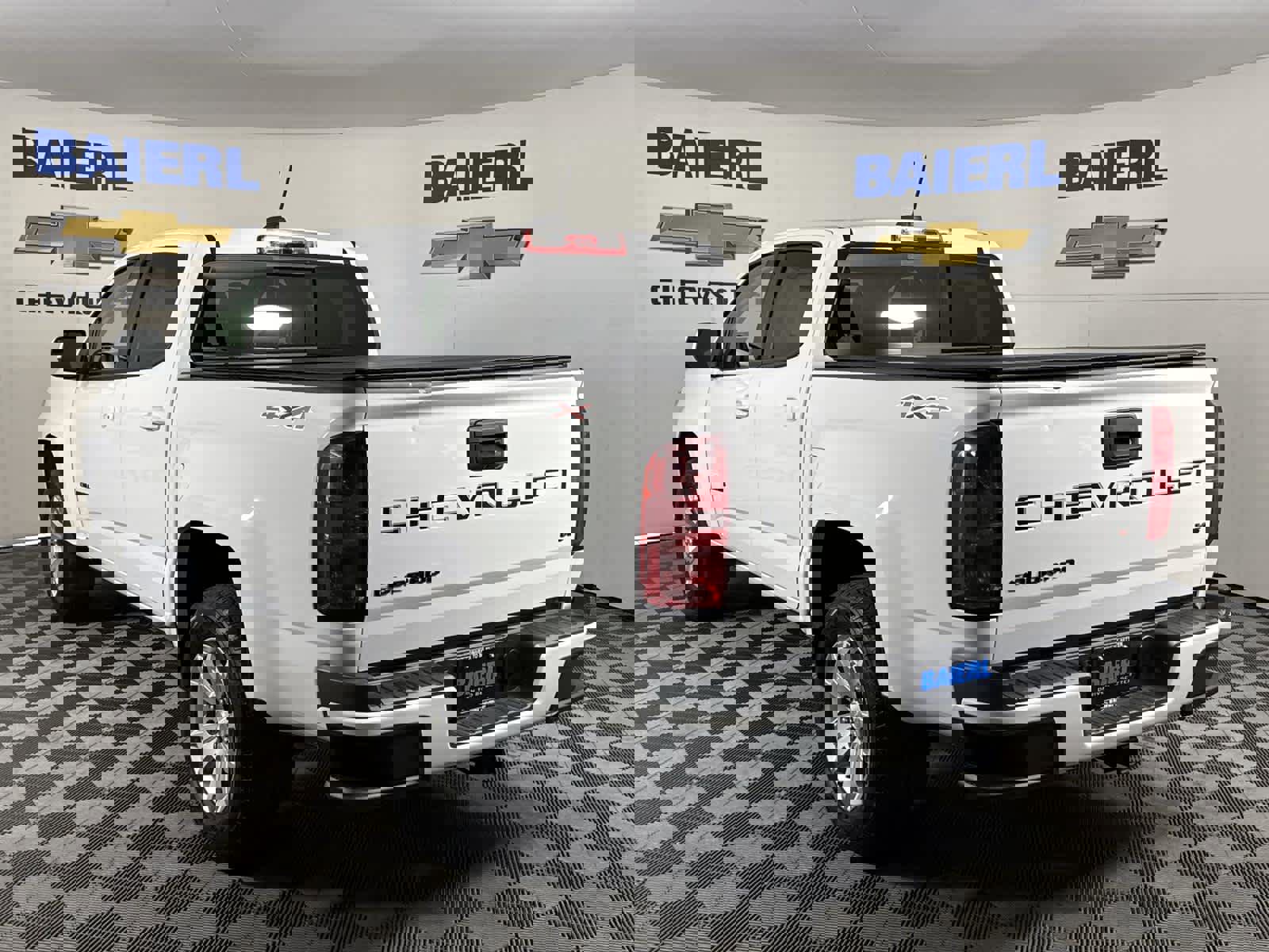 Used 2022 Chevrolet Colorado LT w/ LT Convenience Package image 3