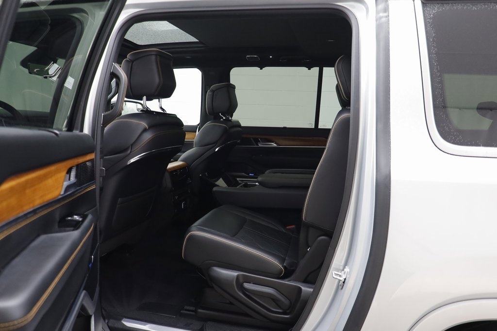 Used 2024 Jeep Grand Wagoneer L Series III image 16