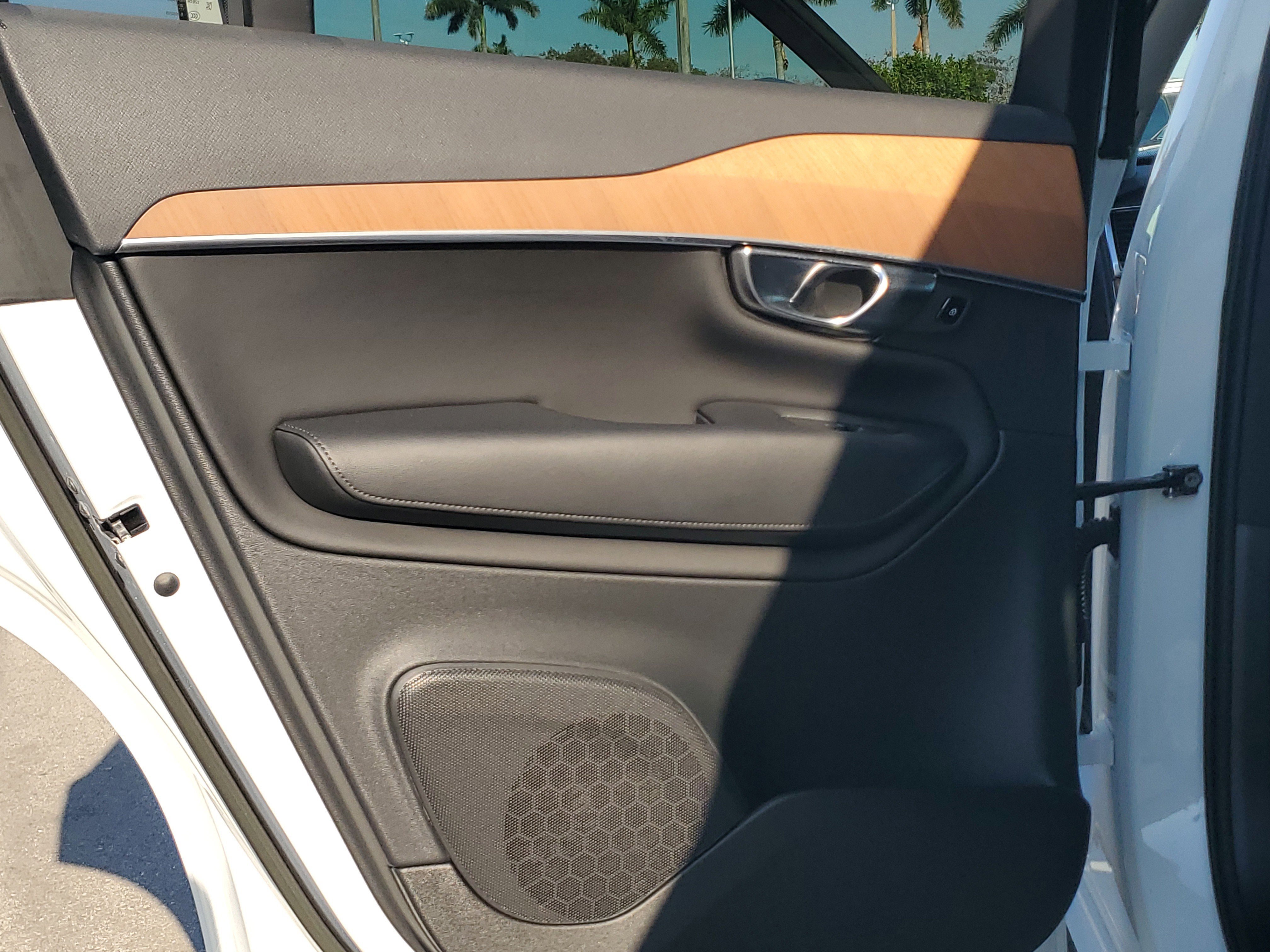 Used 2023 Volvo XC90 B6 Plus w/ Protection Package Premier image 30