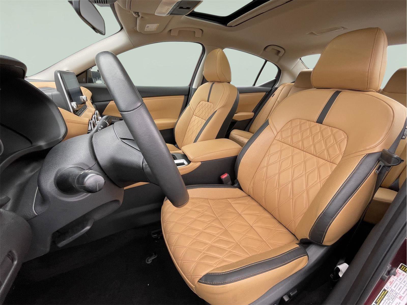 Used 2023 Nissan Sentra SV w/ SV Premium Package FWD image 12
