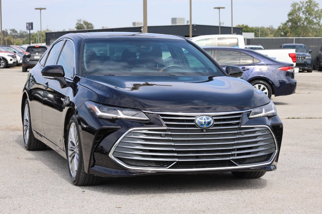 Used 2020 Toyota Avalon Limited w/ Advanced Safety Package FWD image 4