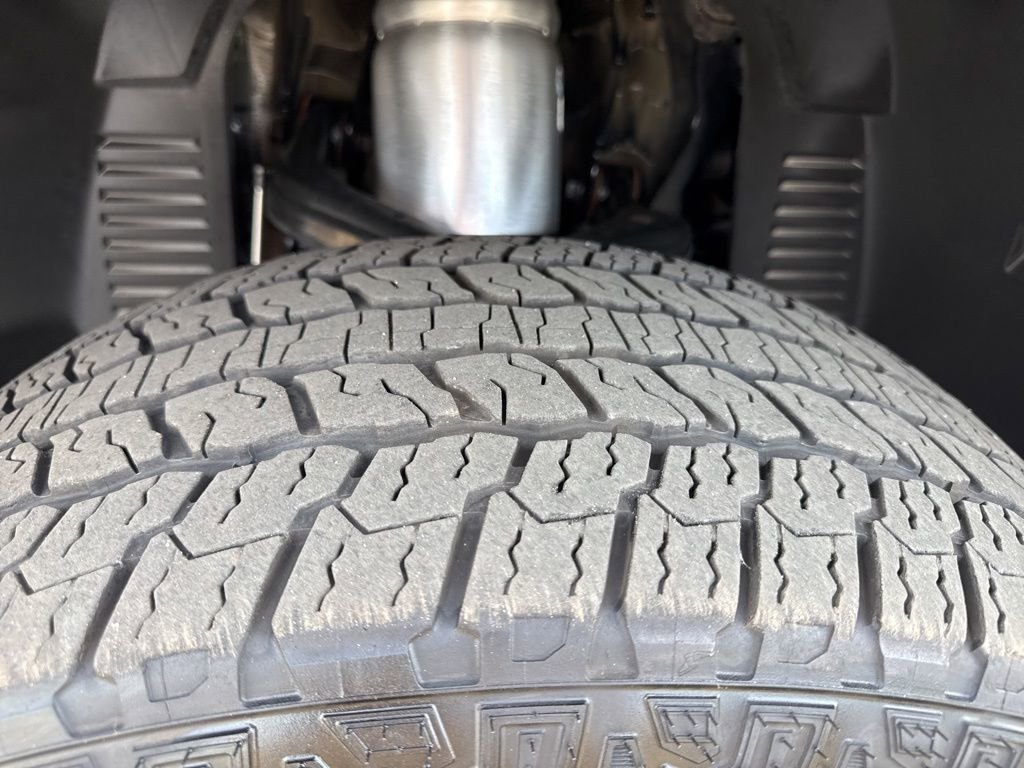 Used 2025 GMC Hummer EV 2X w/ LPO, Sport Package image 38