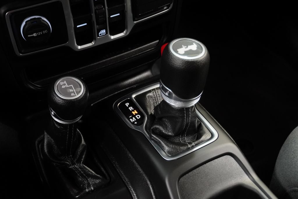 Certified 2024 Jeep Wrangler Unlimited Sport AWD/4WD image 18