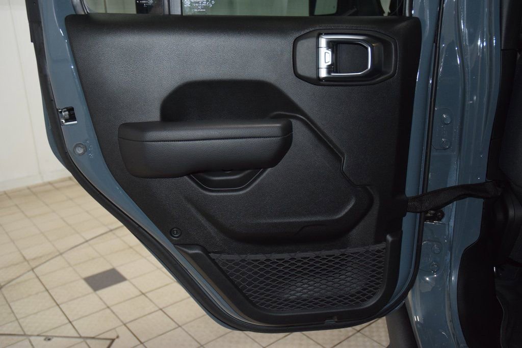 Used 2024 Jeep Wrangler Rubicon w/ Safety Group image 42