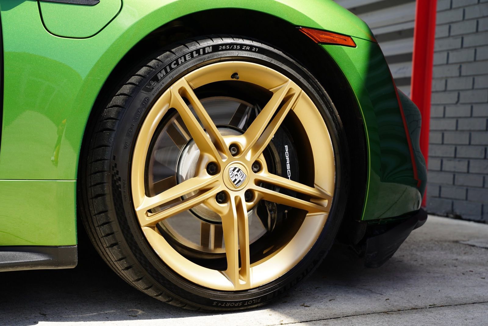 Used 2022 Porsche Taycan 4S image 10