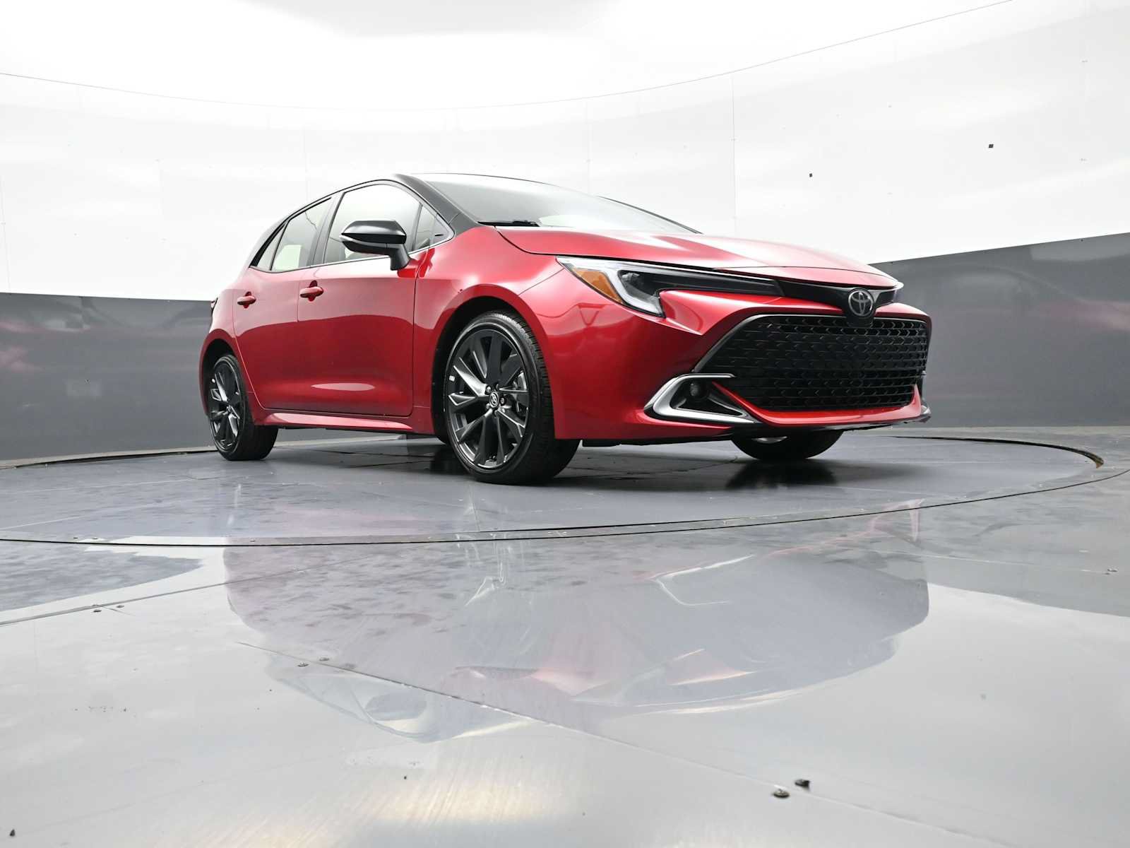 Used 2025 Toyota Corolla XSE FWD image 25