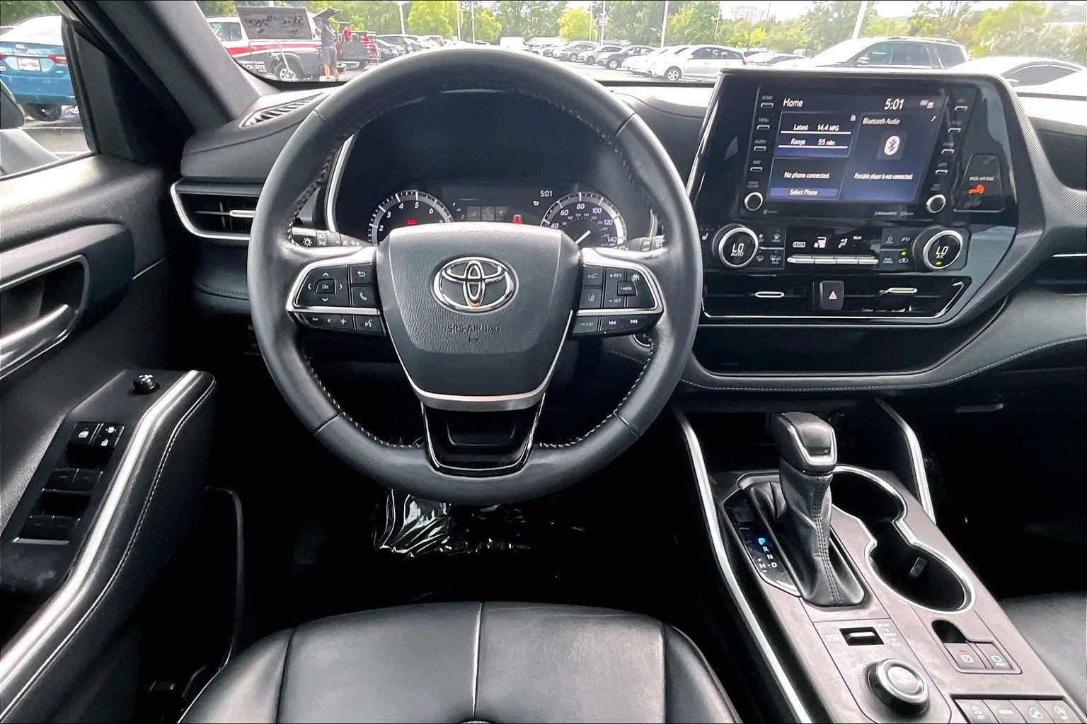 Used 2022 Toyota Highlander XSE AWD/4WD image 5