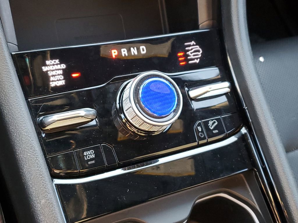 Used 2023 Jeep Grand Cherokee Summit w/ Luxury Tech Group V image 25