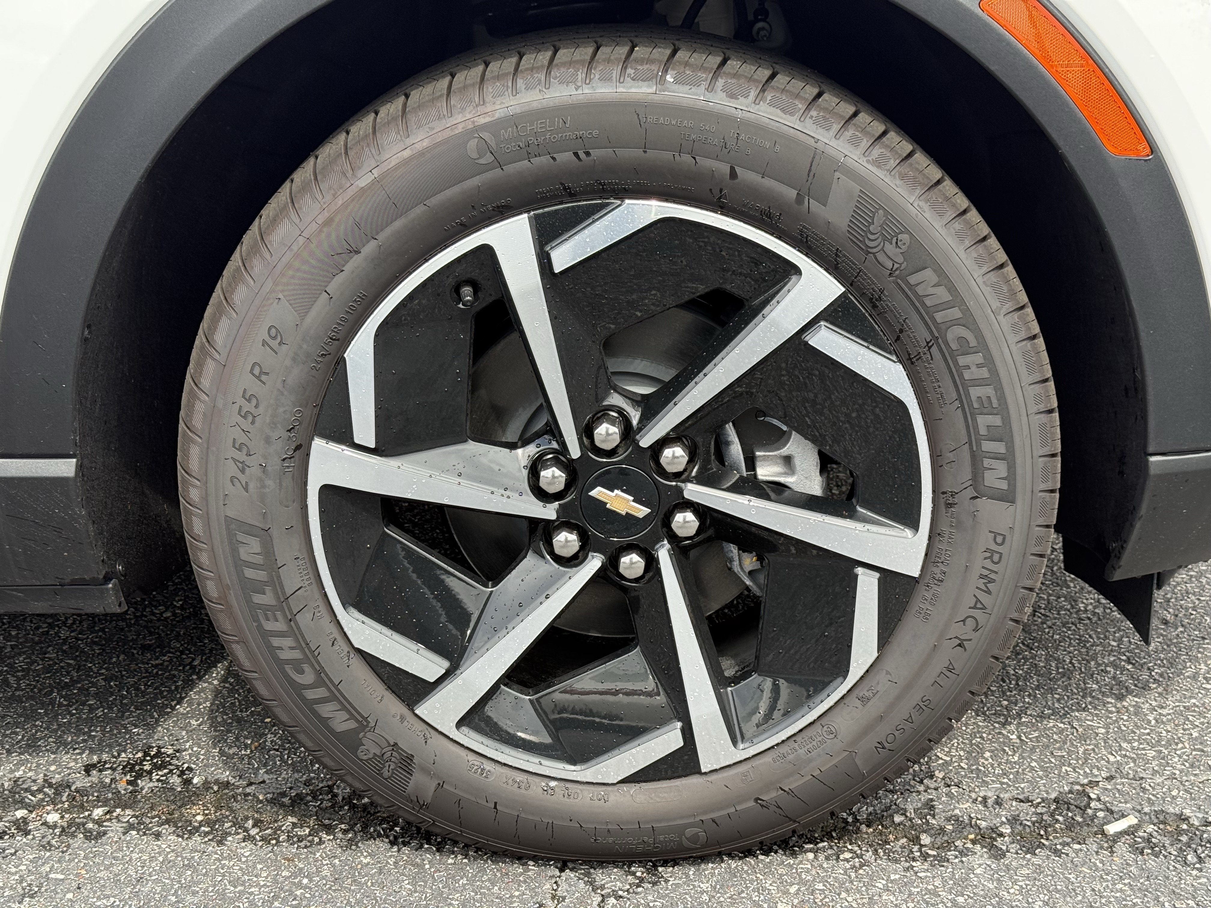 New 2026 Chevrolet Equinox EV LT FWD image 13