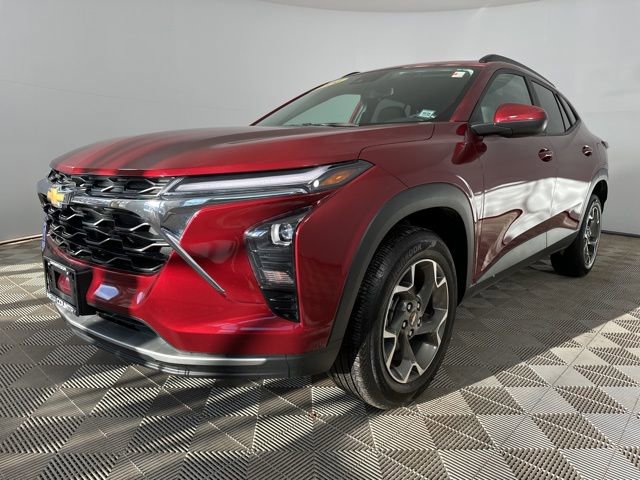 Used 2024 Chevrolet Trax LT w/ LT Convenience Package image 3