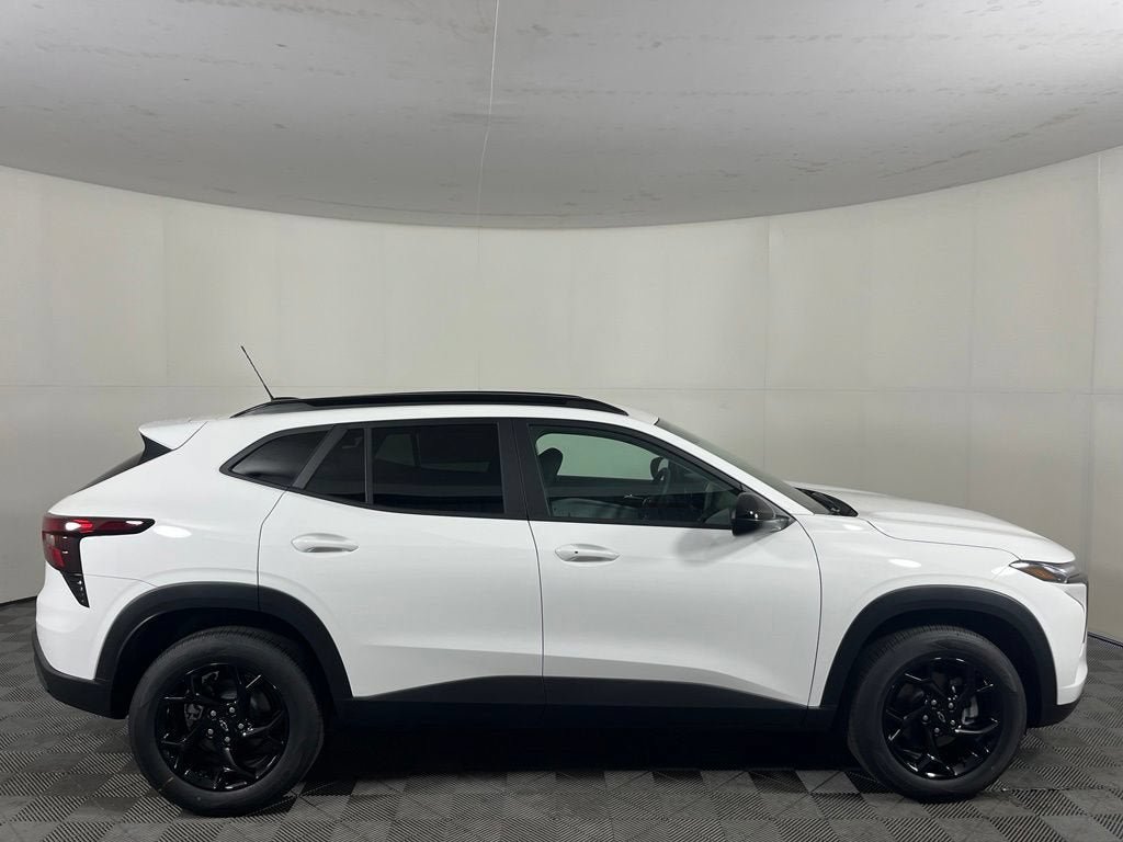 New 2026 Chevrolet Trax LT w/ Driver Confidence Package FWD image 4
