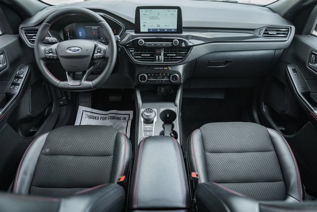 Used 2025 Ford Escape ST-Line Select AWD/4WD image 3