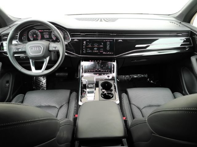 Used 2025 Audi Q7 3.0T Prestige w/ Prestige Package AWD/4WD image 3
