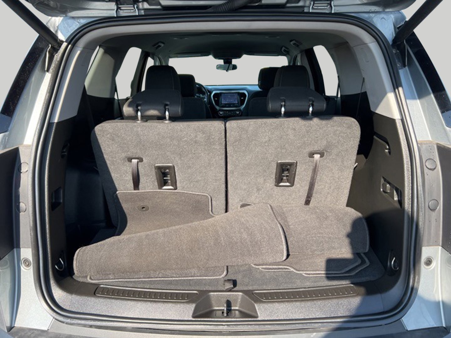 Used 2023 GMC Acadia SLE w/ Driver Convenience Package image 32