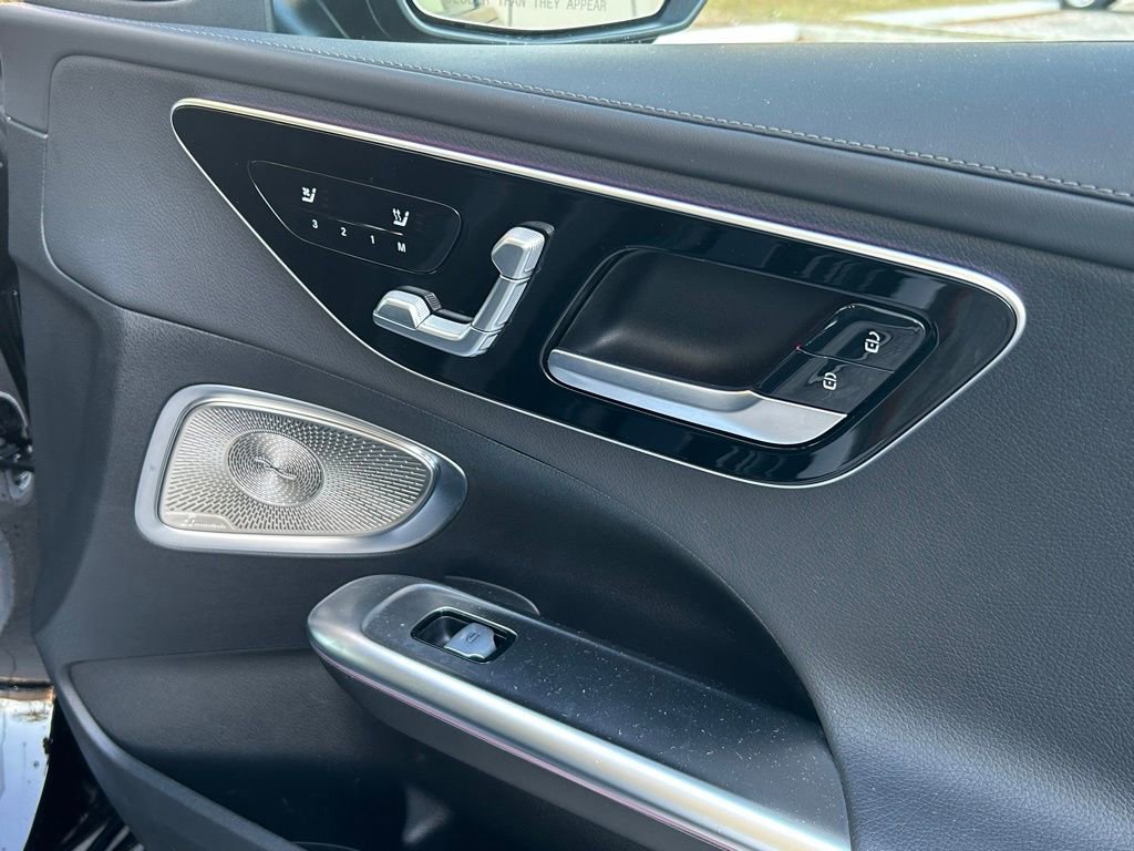 Used 2025 Mercedes-Benz C 300 4MATIC Sedan image 36