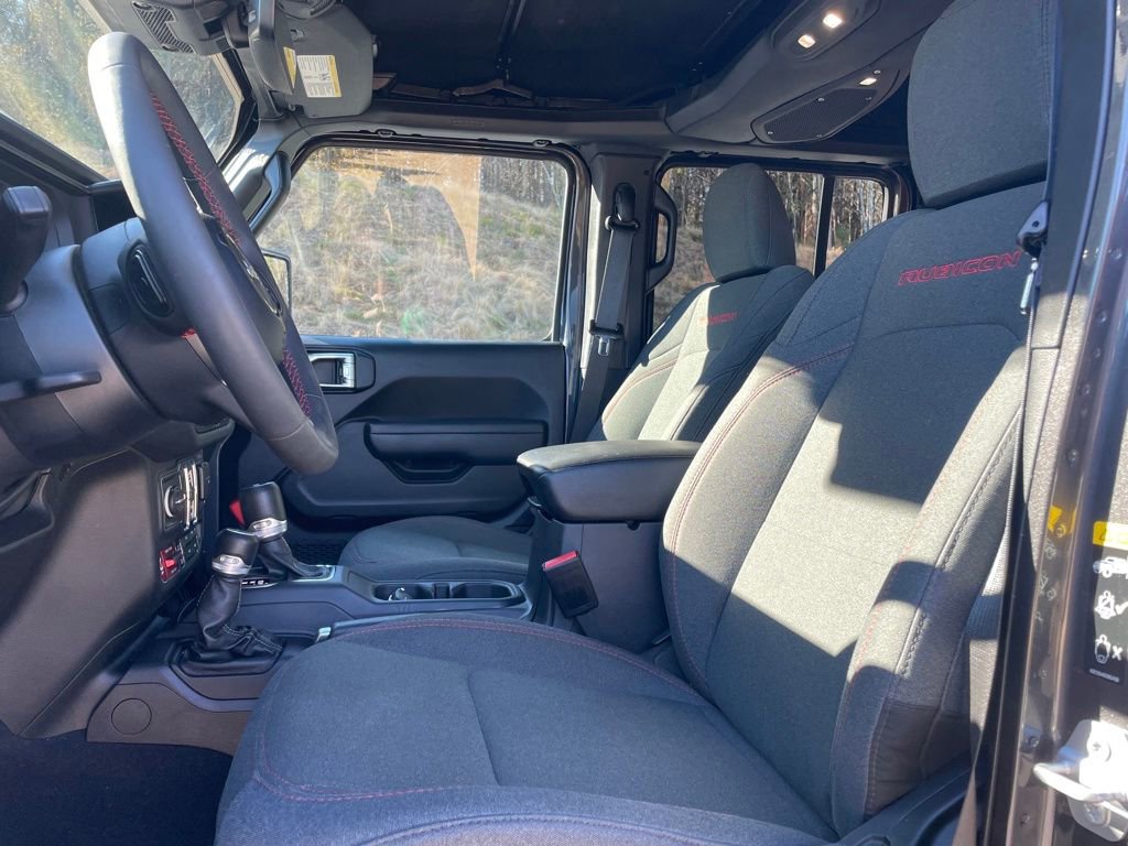 Used 2024 Jeep Wrangler Unlimited Rubicon w/ Technology Group image 12