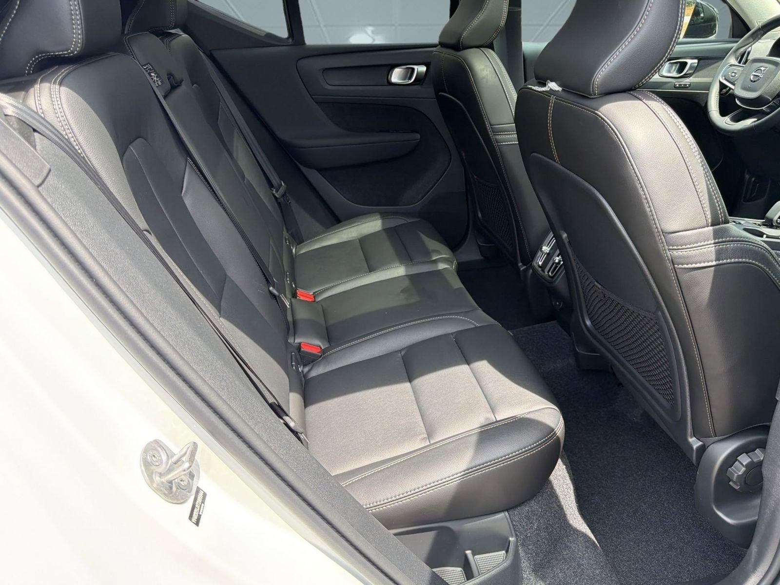 New 2026 Volvo XC40 B4 Core w/ Protection Package FWD image 29