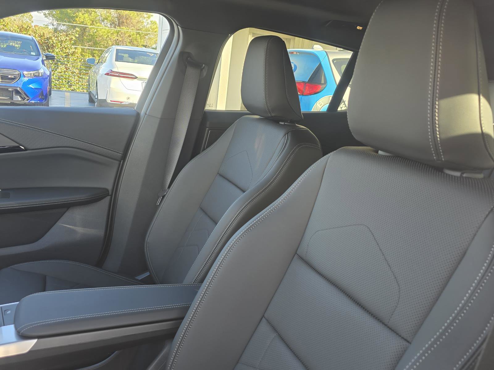 New 2026 BMW X2 xDrive28i w/ Convenience Package image 9