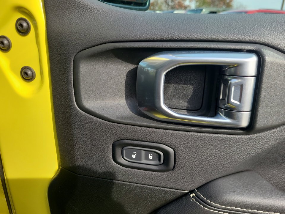 Used 2023 Jeep Wrangler Sahara w/ Cold Weather Group image 35