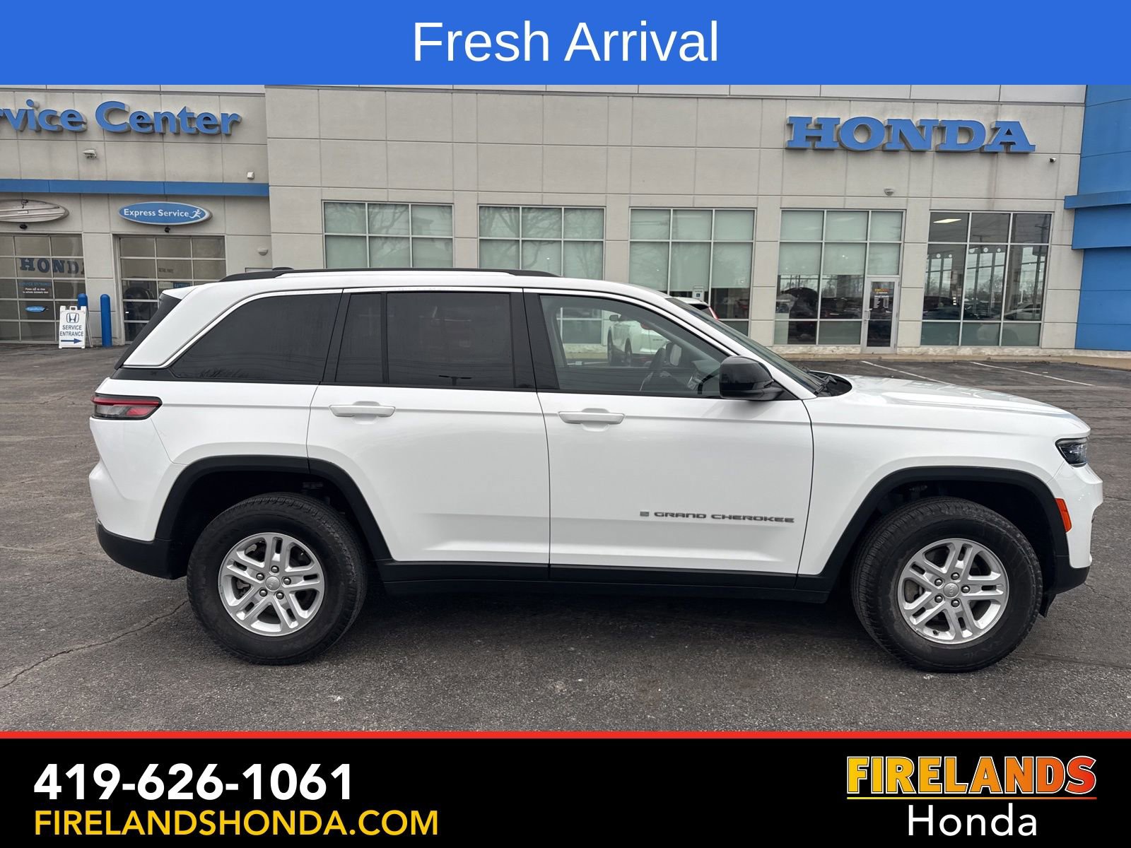 Used 2023 Jeep Grand Cherokee Laredo image 6
