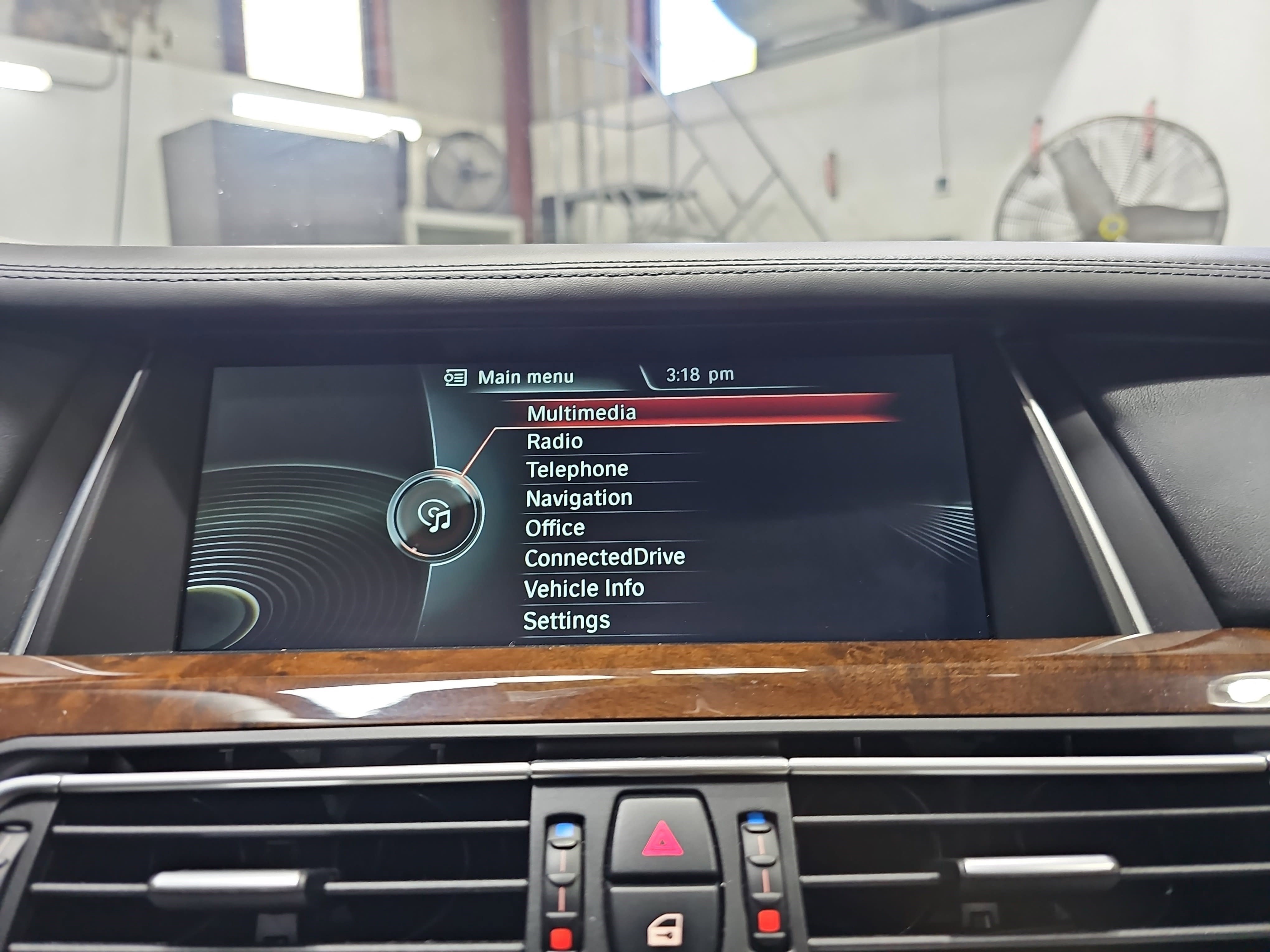 Used 2013 BMW 750Li image 22