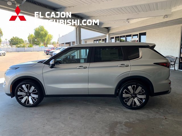 New 2025 Mitsubishi Outlander SE image 6