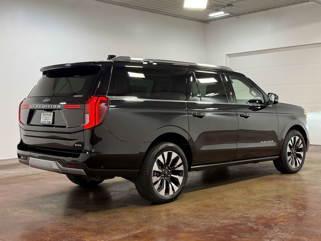 Used 2025 Ford Expedition Max Platinum w/ Driver's Package AWD/4WD image 4