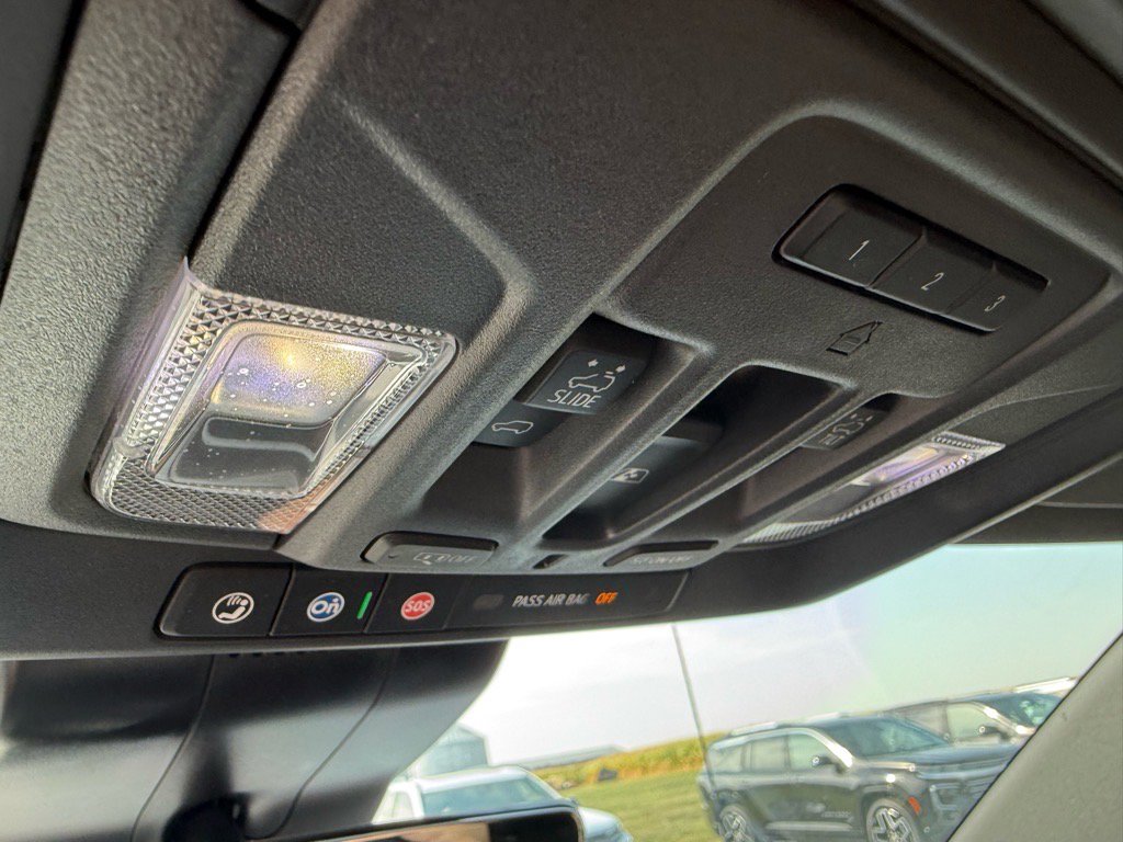 Used 2024 Chevrolet Silverado 1500 High Country w/ Midnight Edition image 28