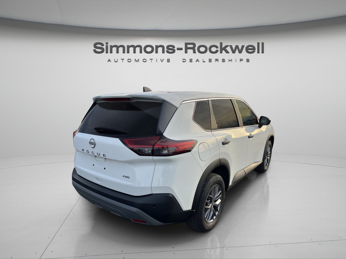 Used 2023 Nissan Rogue S AWD/4WD image 5