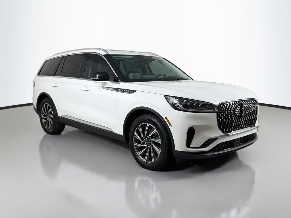 Used 2026 Lincoln Aviator 2WD image 3