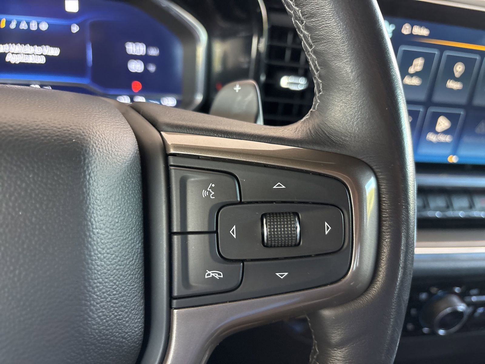 Used 2022 Chevrolet Silverado 1500 High Country w/ High Country Premium Package image 27