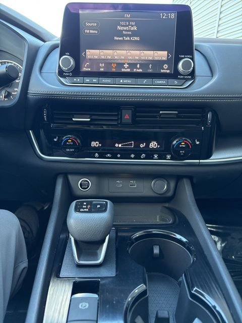 Certified 2021 Nissan Rogue SV w/ Premium Package image 9
