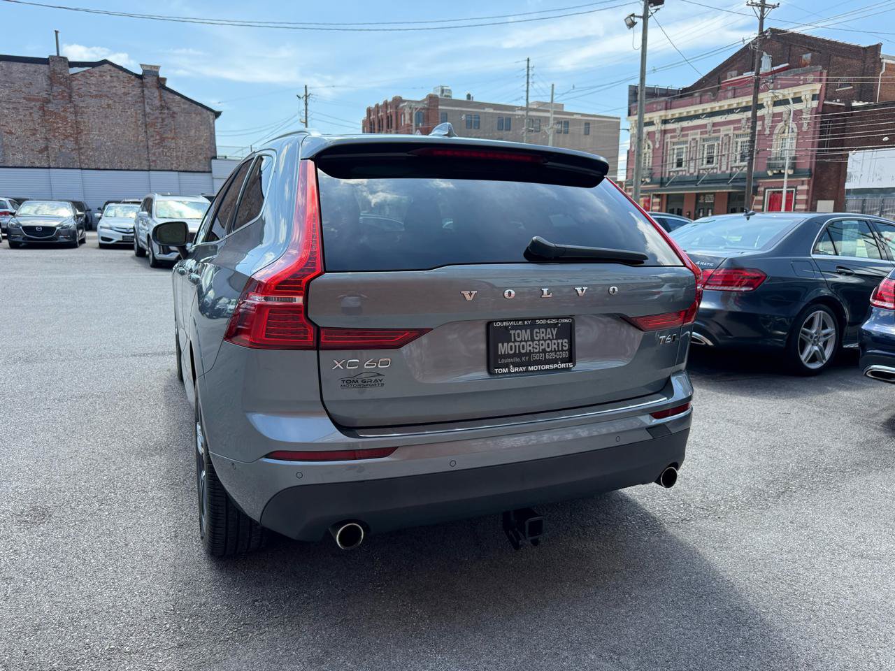 Used 2019 Volvo XC60 T6 Momentum w/ Advanced Package AWD/4WD image 4