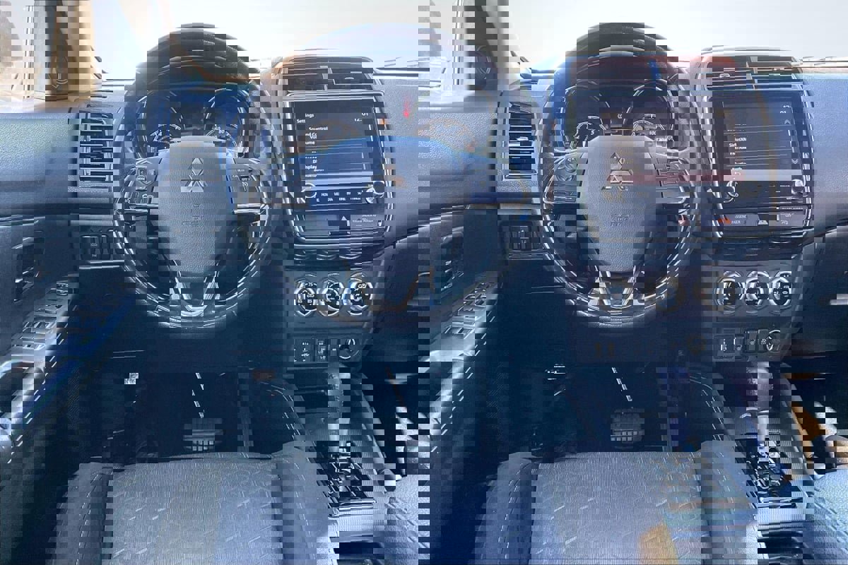 Used 2020 Mitsubishi Outlander Sport SE image 5