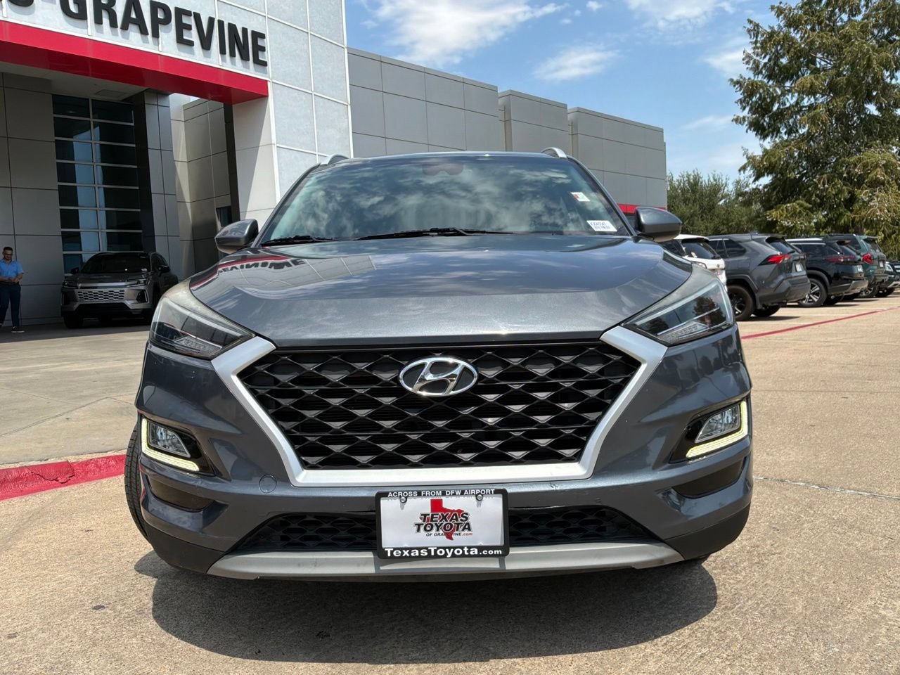 Used 2019 Hyundai Tucson Sport FWD image 3