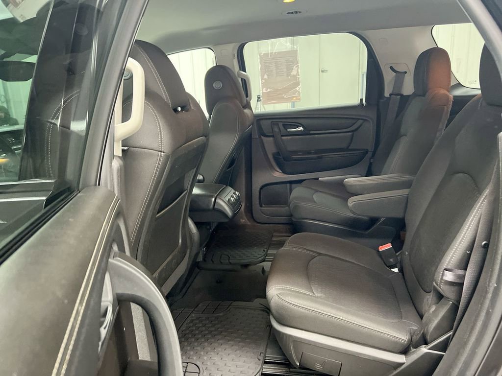 Used 2015 GMC Acadia SLE FWD image 22