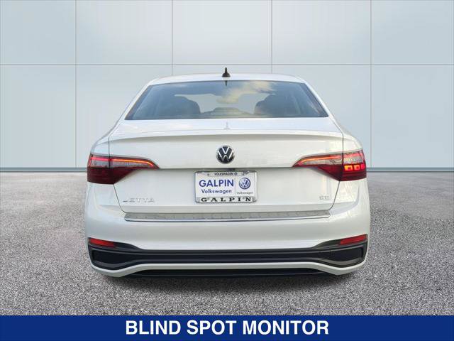 Certified 2023 Volkswagen Jetta SE FWD image 4