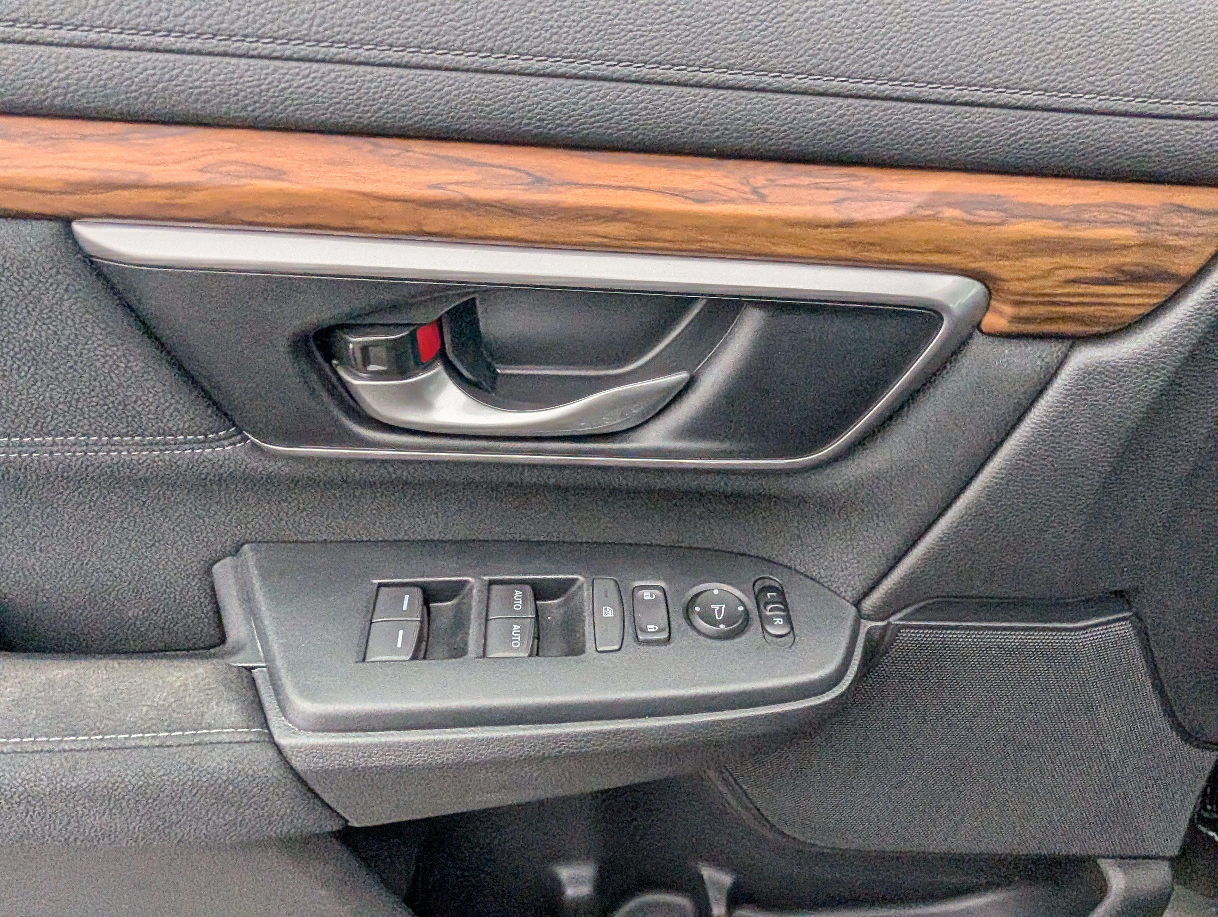 Used 2018 Honda CR-V EX image 19